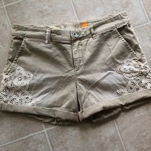 Cute Lace Embroidered Pilcro Anthropologie Shorts